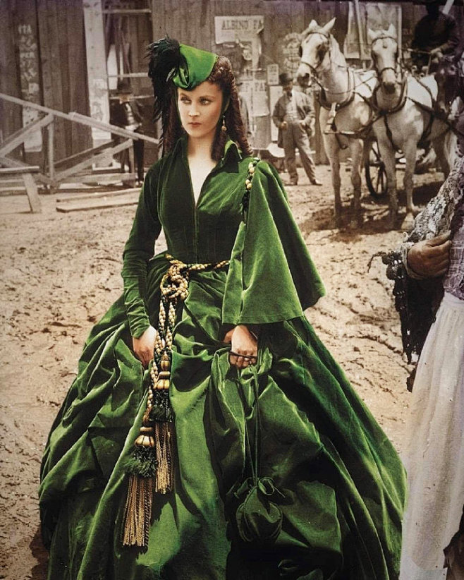 乱世佳人中斯嘉丽用窗帘做的裙子现在看来依然很经典67676767