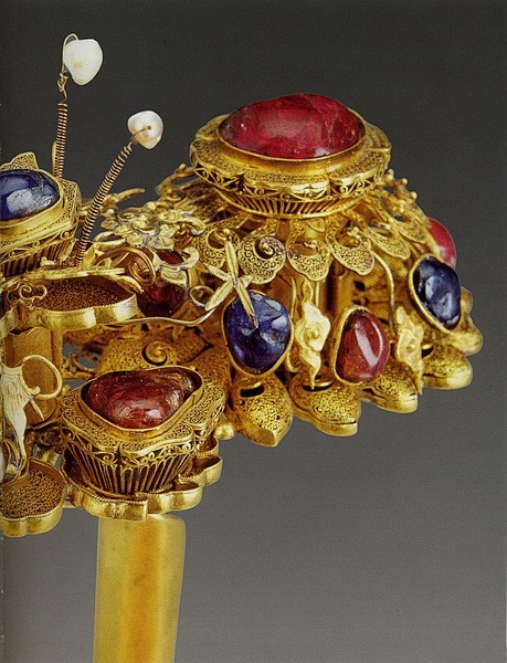 镶珠宝花蝶鎏金银簪局部2