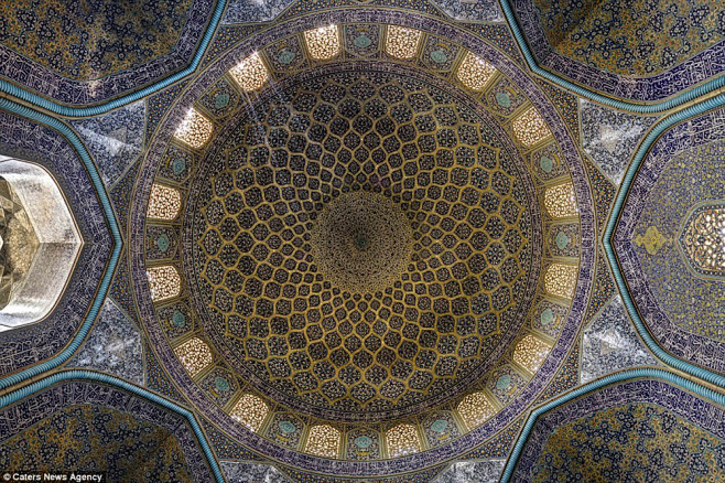 图|Mohammad Domiri

清...