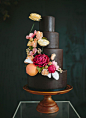 婚礼蛋糕：花与巧克力