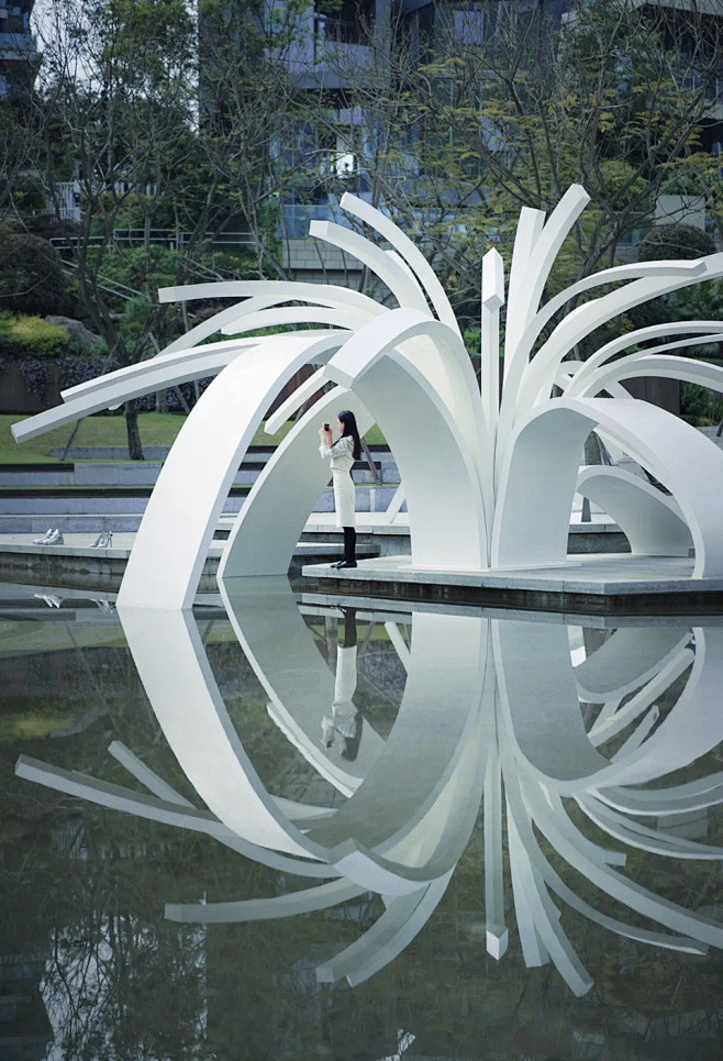 “BOOM·绽放”装置

© AUP A...