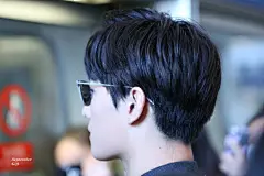 #杨洋放假啦# #杨洋icon#160325北京飞日本 高清壁纸X9 ，So obsessed with U@杨洋icon  K요즘 내 모습