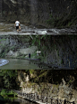 成都周边1.5h㊙️沉浸式玩水 7km超长石板河 : 不用再去都江堰，彭州打挤，堵车咯‼️ 离成都1.5h，体验不一样周末清凉之旅。 ✔️世界第七大旅游地质奇观穹窿地貌 ✔️7km “中国最长石板河” ✔️森林公园 水帘 瀑布 长滩 ✔️沉浸式玩水大战
