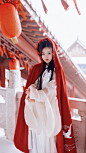 人生若只如初见，
何事秋风悲画扇。
等闲变却故人心，
却道故人心易变。
骊山语罢清宵半，
泪雨霖铃终不怨。
何如薄幸锦衣郎，
比翼连枝当日愿。




