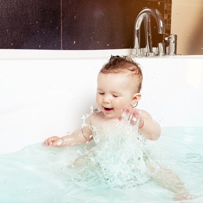 baby-bath-time.jpg (...