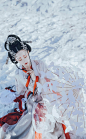 朱颜染尘
人也好
妖也罢
这世间……
罢了
罢了……
出镜仙女：@-芝月-
师傅：@小艾野
摄影/后期：阿秋Aqiu__