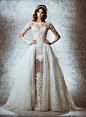 Zuhair Murad Fall 2015 Bridal Collection。祖海·慕拉2015年秋冬婚纱系列。本季婚纱主打空灵性感，透明的布料加上空灵的头饰，将传统感受与现代风格更完美的呈现，由摄影师Rabee Younes执镜拍摄。