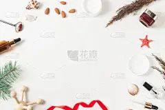 美容美发产品与仿制空间的平面布局.精雕细琢的化妆品家庭护理和治疗的概念。白色背景。壁纸背景