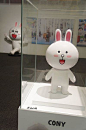 LINE互動樂園展(台中場)：LINE FRIENDS互動樂園 台中場 兔兔熊大超可愛 快來和真人大小公仔合照!