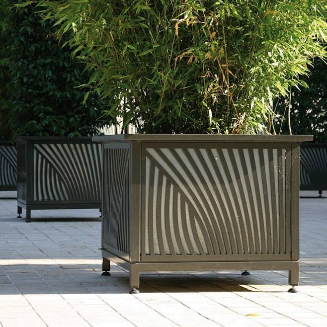 “metal planter squar...