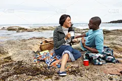 海滩,野餐,异性恋,水平画幅,伴侣,户外,非裔美国人,男性,青年人,野餐毯