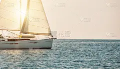 帆船扬帆远航，地中海