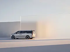 320931_Volvo_EM90_Concept_World_Stills