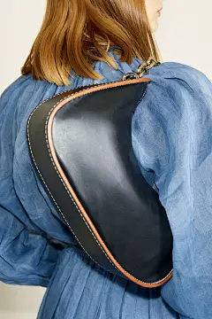 Tod’s Fall 2021 Ready-to-Wear Fashion Show : The complete Tod’s Fall 2021 Ready-to-Wear fashion show now on Vogue Runway.