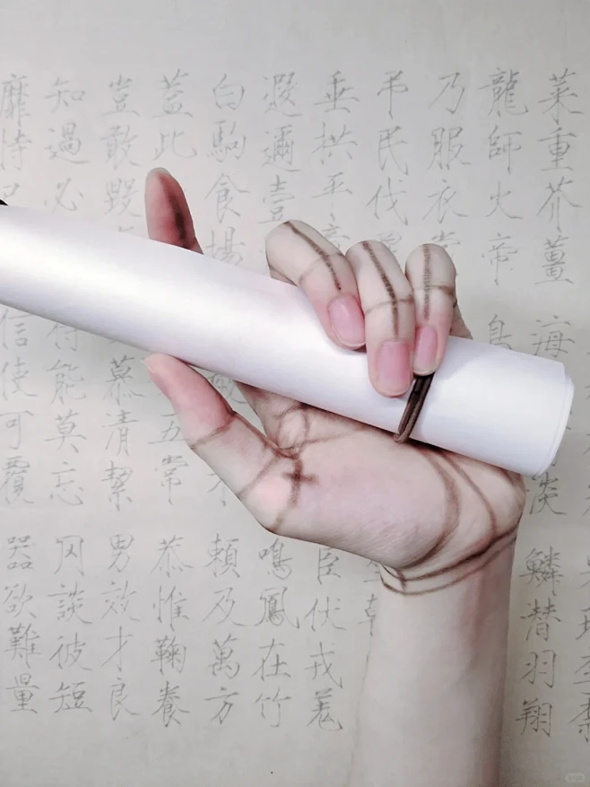 手握剑 超绝手绘参考系列！手部动作素材⑥ - 小红书-花瓣网