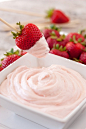 Two Ingredient Fruit Dip (A 60 Second Recipe) Ingredients: 8 oz strawberry cream cheese, at room temperature 7 oz marshmallow creme #赏味期限#