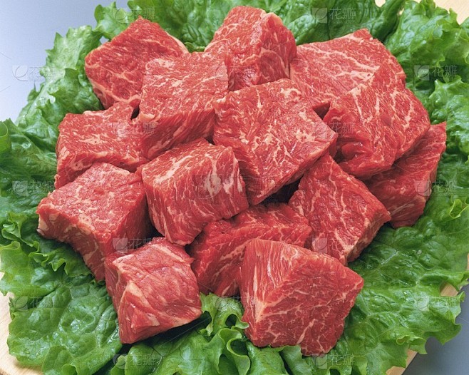 切成丁的生鲜肉