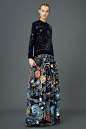 当花草、宇宙、星月等元素遇上裙子后的奇妙反应 [ VALENTINO PRE-FALL 2015 ]