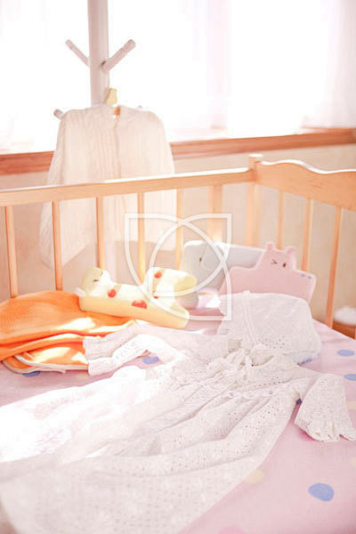 婴儿床,开襟羊毛衫,服装,毛绒玩具