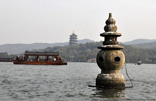 浙江杭州三潭印月石塔-002