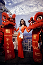 ELLE世界时装之苑 - 法国小姐贺中国年 法国春天百货舞龙舞狮 - QQ邮箱