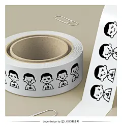 饭圈美工设计超话#LOGO设计叔# 第二百三十六弹，以品牌主理人的形象用最流行的描边卡通风格进行设计。还有可爱的表情包设计。
四叔人物志 四叔因为行走四方，见识广阔，颇有韩剧大叔大叔风范，江湖人称四叔。 曾将唱跳rap打篮球，王者吃鸡特别溜。只因娶妻生儿后，为谋生计也犯愁。 有慕名少女问邻 ​​​​...展开全文c