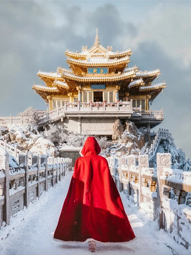 来老君山和爱的人一起白头吧