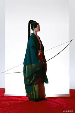 【商图展示】—— 星美
＂她是最优秀的，但是她实在是太像一个真正的人了。＂
：@厘光linground ​​​​