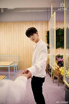 #车银优我的ID是江南美人# 南韩阿姨

来一打银优的壁纸哈哈哈

饭饭们简直不要太爱我哈哈哈

阿姨式笔芯哈哈哈@奶昔nina ...展开全文c