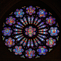 玫瑰窗 | 玫瑰窗（the rose window），也称玫瑰花窗，为哥特式建筑的特色之一，指中世纪教堂正门上方的大圆形窗，内呈放射状，镶嵌着美丽的彩绘玻璃，因为玫瑰花形而得名