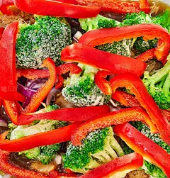 青椒和花椰菜沙拉