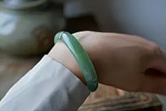 珠宝首饰翡翠玉镯修复