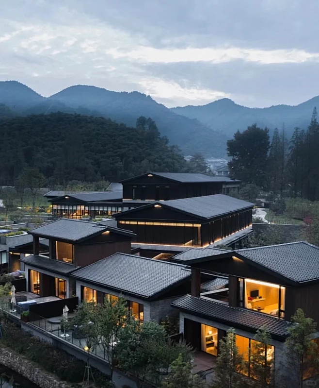 宋式美学民宿，这是一副《富春山居图》！