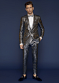 King’s Tailoring : Scopri la nuova Collezione Uomo Autunno Inverno 2018-19 King's Tailoring by Dolce & Gabbana e lasciati ispirare. Visita il sito ufficiale Dolcegabbana.it.