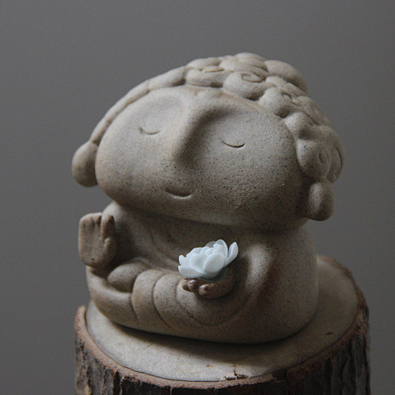 雅集堂陶泥如来小佛像释迦牟尼禅意茶宠手持莲花心如明镜