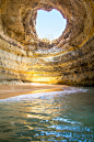 葡萄牙贝纳吉尔海滩上的贝纳吉尔海洞