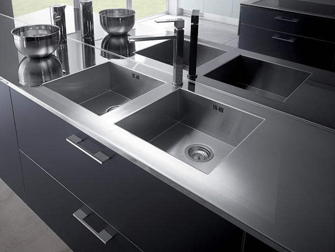 ONE+ - Fitted kitche...
