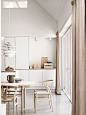 white-minimalist-kitchen-light-wood-natural-colors