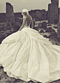 Julia Kontogruni 2015新款婚纱系列-婚杂志-晒甜蜜http://stm.huanq.com/album.php?action=show&id=895