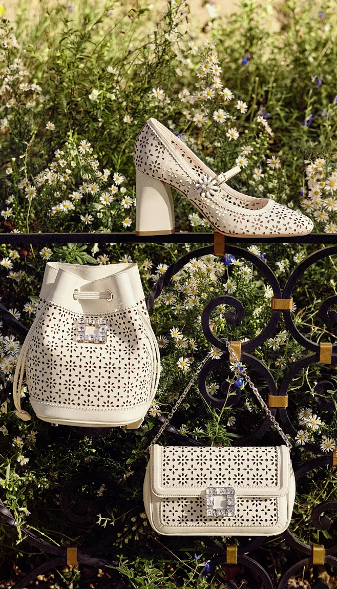 Spring-Summer 2025 collection l Roger Vivier-花瓣网
