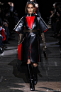 杰斯君猫步游<br/>Givenchy f/w 2012<br/>Ricardo Tisci手下Givenchy的暗夜语言已经成为时装史中的深刻一记。♥️ ​​​​