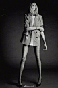 Anja Rubik for Zara F/W 2020 Lookbook 

把Zara穿成Saint Laurent的女人有这身材有这腿，穿啥不香？！ ​​​​