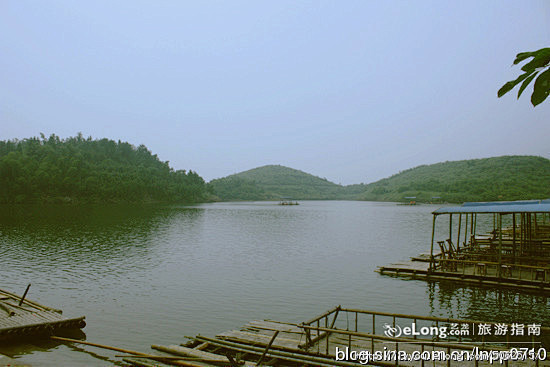 行游在嫩竹泻翠之间, 流年飘飘旅游攻略