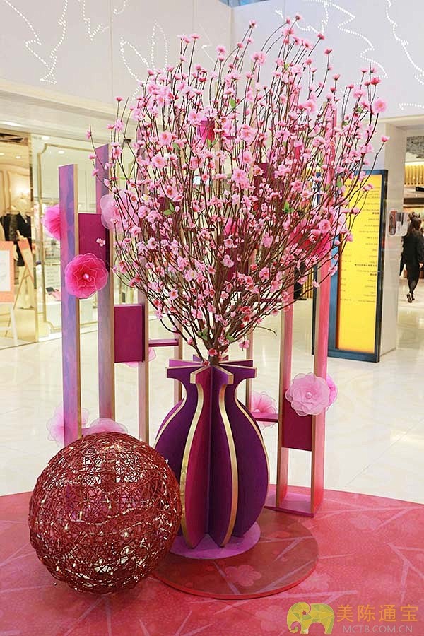 2014年香港世贸中心「百骏腾飞贺丰年」...