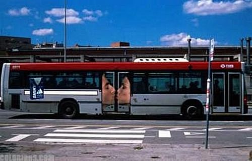 世界公交车创意广告大汇合 广告招贴--创...