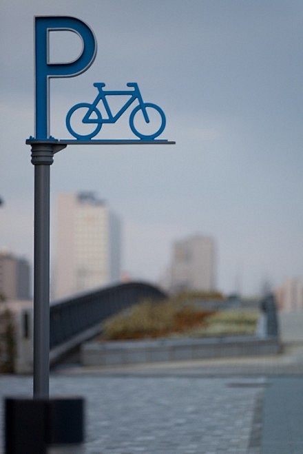 #signage# 自行车停车场标识。