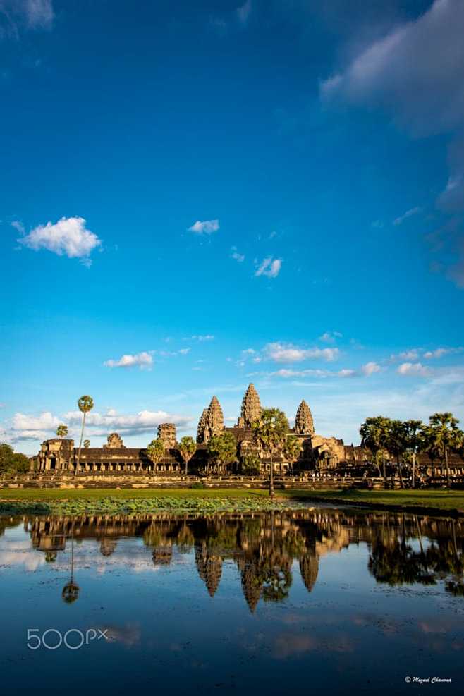 Angkor Wat by Miguel...