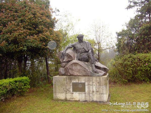 参观井冈山雕塑园