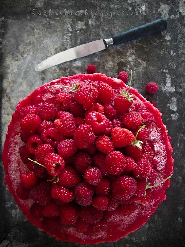 Frozen raspberry che...