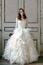 Wedding dresses, cakes, bridal accessories, hair, makeup, favors, wedding planning & other ideas for brides | Wedding Inspirasi